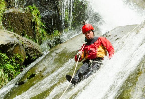 Canyoning A great experience for all those who want to see nature, connected with some adrenaline.