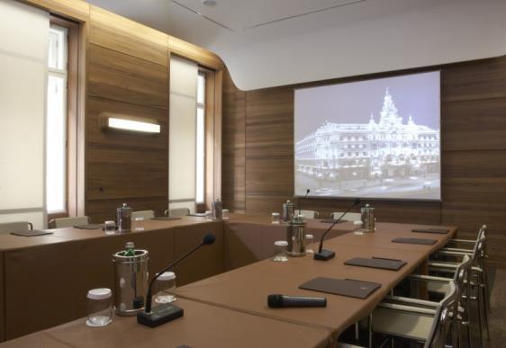 The rooms are decorated with modern wood and textile covers, and also fitted with projector and screen as well. The Bellini room is located also on the first floor.