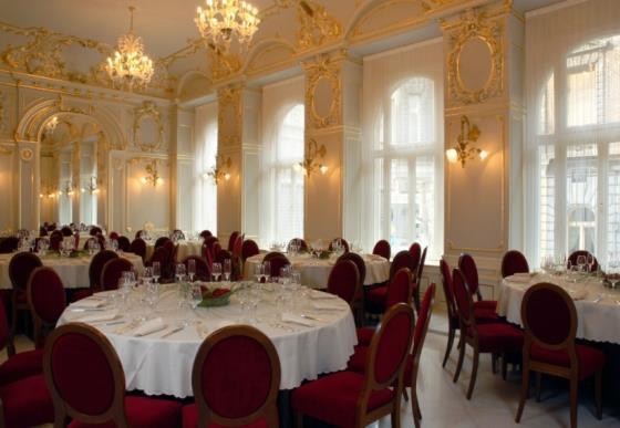 Mostly exclusive dinners, lunches, press conferences, book presentations take place here.