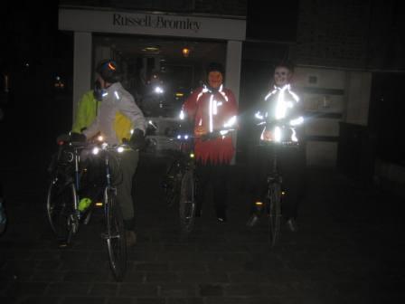 Friday, 31 October 2008 Halloween Ride Mood: on fire Despite a precautionary Jack o'lantern, Phil, Mary, Linda, Gill, Richard Carlisle, and Brian and Sue Howe were joined at the entrance to the
