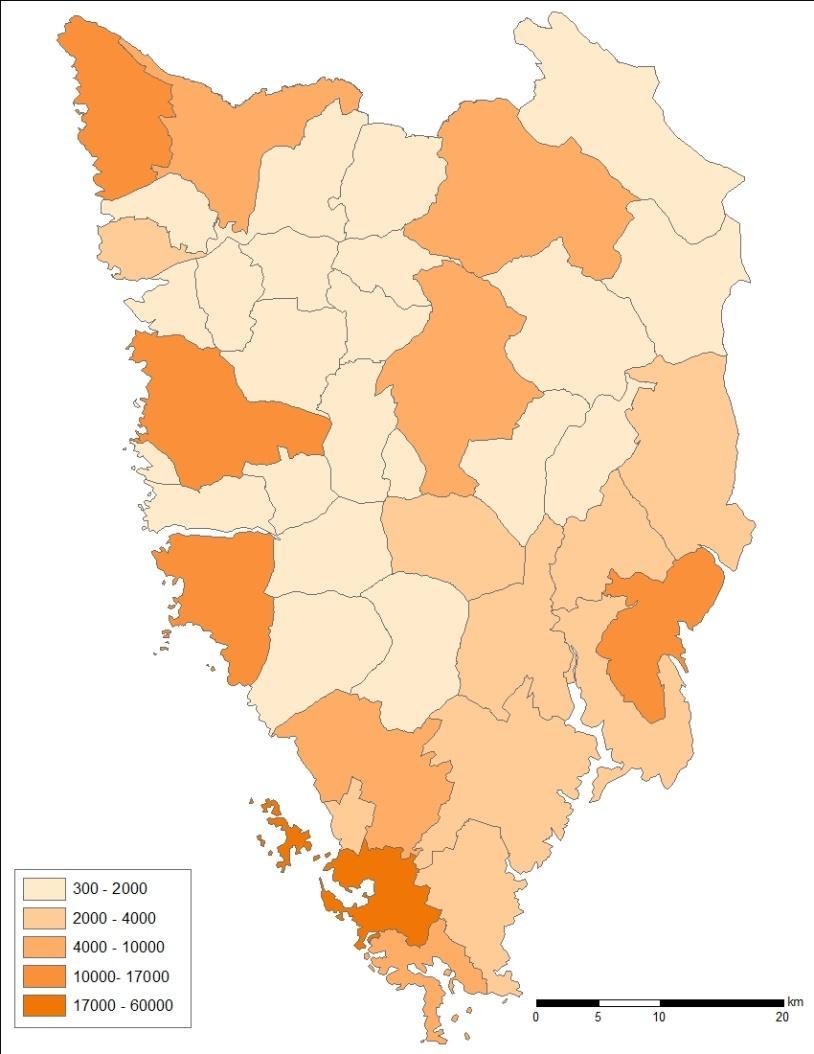 Karakteristična za Istarsku županiju je nehomogena raspodjela stanovništva, s većom gustoćom u obalnom području i u blizini većih centara.