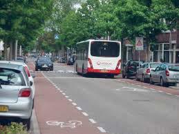 infrastrukture pretvaraju u biciklističke ulice. Izgled biciklističkih traka, staza i cesta (ulica) prikazan je na slici 2. Slika 2.