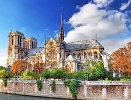 Overnight at the hotel in Paris or the neighborhood 2-3 * in 3-4-bed rooms Day 4, June 5 Walking tour around the city: Place de la Concorde, Champs Elysées, Arc de Triomphe, Concorde, Eiffel Tower,
