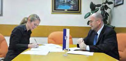 Župan podpisal koncesijski pogodbi za opravljanje zdravstvene dejavnosti Melanija Nikić Gačeša, dr. med. spec.