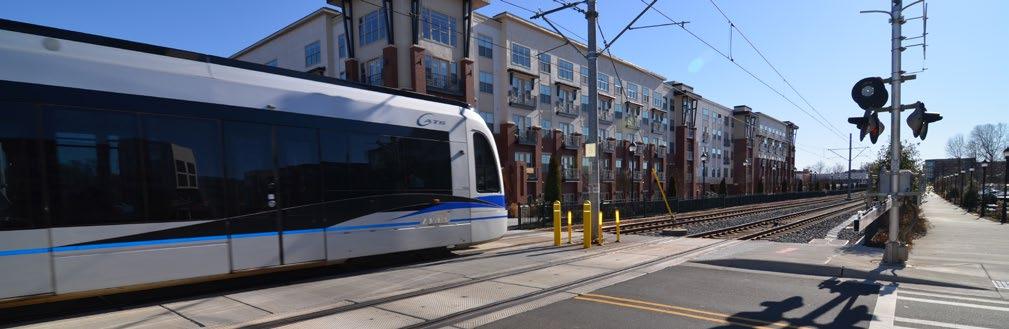 y r LIGHT RAIL CONNECTIVITY Strategically located at the intersection of North Davidson Street and 27th Street, The Collective is two blocks away from the LYNX Blue Line light rail 25th Street