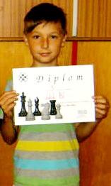 ŠPORTOVÉ OKIENKO Naši žiaci sa pravidelne zúčastňovali okresných majstrovstiev v šachu (pozostávali z