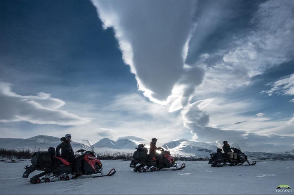 After breakfast, Peter your Snowmobile guide, will take you out for a 2 hour exploration of Abisko National Park.