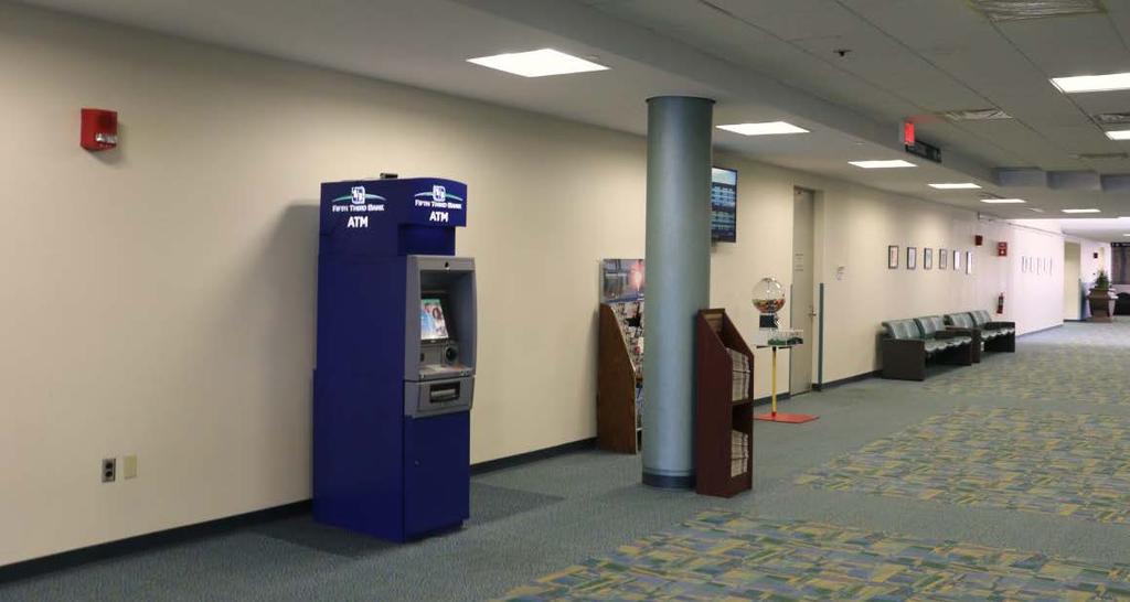 FIRST FLOOR TERMINAL WALL WRAP Showcase your advertisement at the focal point of Toledo Express Airport.