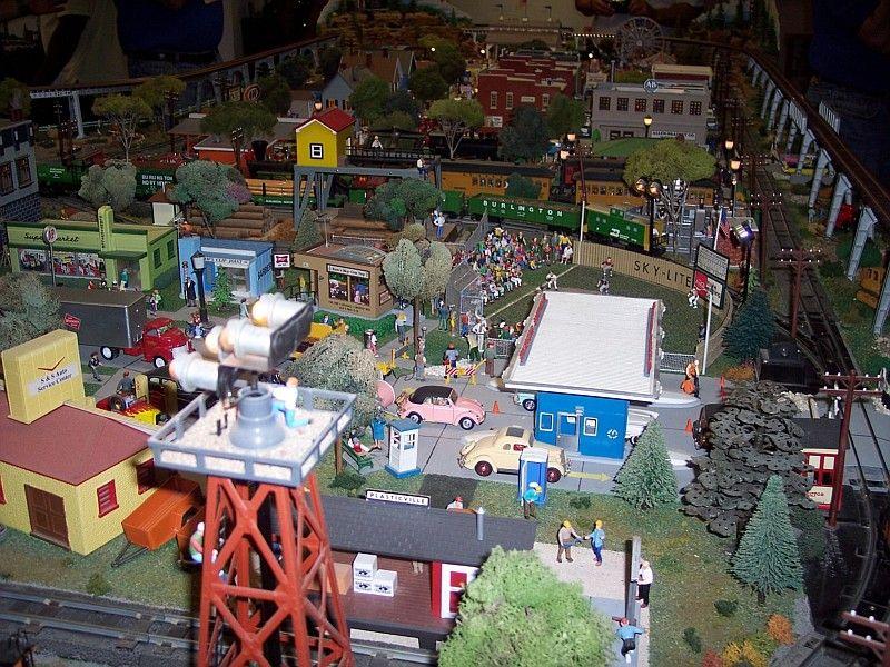 Lots of model railroad items for auction but I saw very little I was interested in bidding on. This was very unusual for me; I usually bid on most everything!
