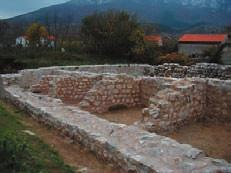 Summary During 2005 construction and constructive restoration of the remains of the villae rusticae was conducted at the site Krstače in Kijevo near Knin.