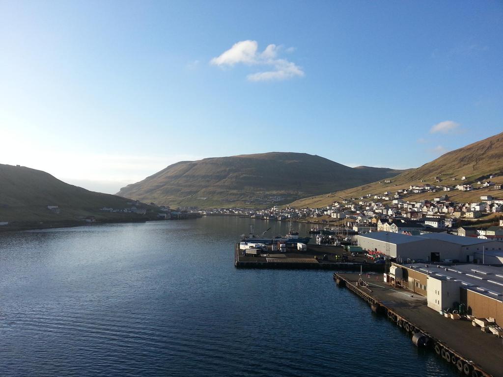 the nearest port at your service Situated in the midst of the North Atlan c, on the southernmost of the Faroe Islands, the Port of Vágur (La tude/longitude: 61o28 N