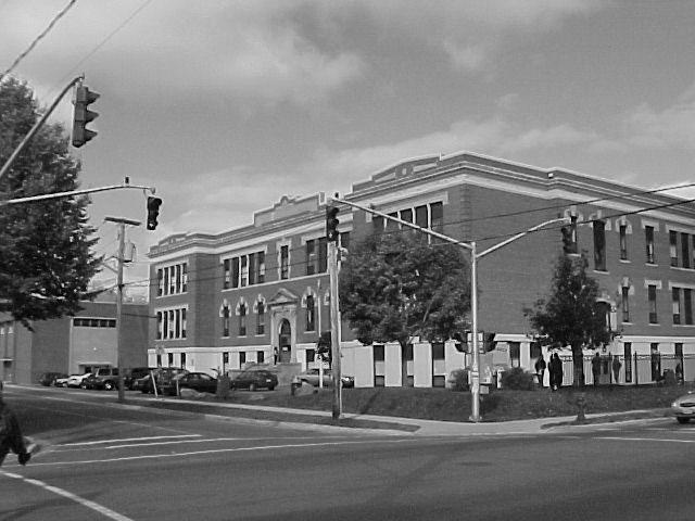 3. George Street Middle School George Street Middle School 575 George Street Fredericton, New Brunswick E3B 1K2 s. (506) 453-5419 bs. (506) 453-2593 veffang: http://schools.brunnet.
