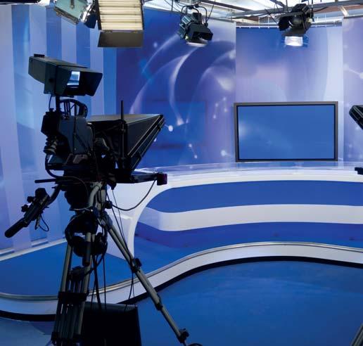 Televizija u Hrvatskoj Emitiranje Televizije Zagreb, prve hrvatske televizijske kuće, započelo je 28. studenoga 1956. godine prijenosom Dnevnika koji je vodio Ivan Hetrich.