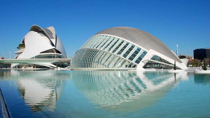 Oceanogràfic de Valencia is the largest aquarium in Europe.