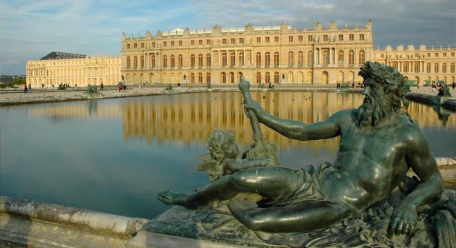 4 A DAY AT THE PALACE OF VERSAILLES 3 Spend a day at the Palace Of Versailles, with a private guided tour of the King s State Apartments of the Palace, the Hall of Mirrors as well as the famous