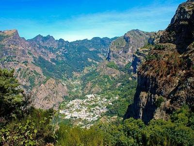 You will descend to the Nun's Valley, one of the most emblematic villages of the island and have the typical Ginja and