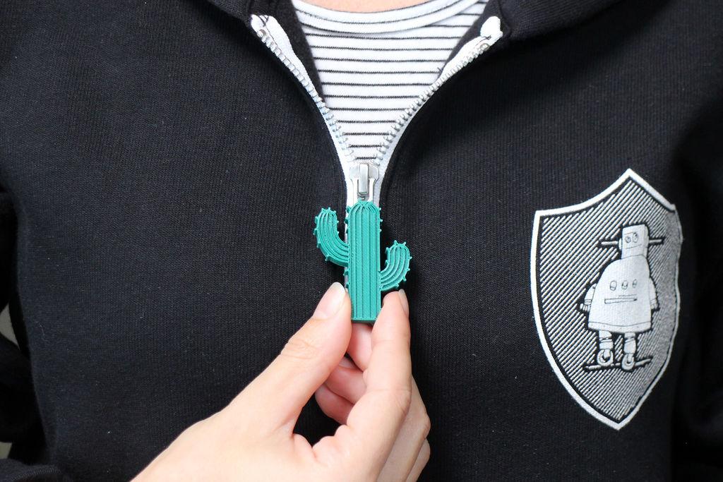 instructables 3D Printed Zipper Pulls by Paige Russell Making your own 3D printed custom zipper pull is a great way to stand out from the crowd!