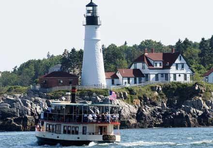 10-11am Shipyards & Lighthouses cruise, accompanied by a BIW tour guide 11:15am Museum guided tour, or self-guided visit until departure 12pm Departure for Freeport lunch on your own & LL Bean Shops