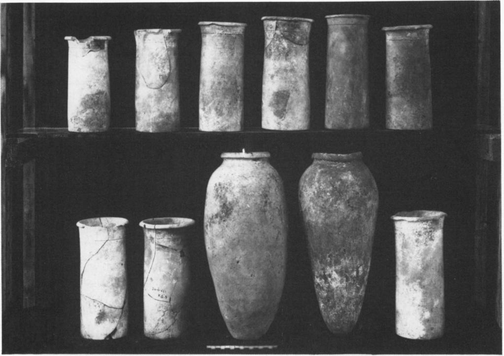 74 JARCE XXVII (1990) Fig. 3. [top] Pottery from Kafr Ghattati (B5715);[bottom] Pottery from Kafr Ghattati (B5716). constructed until sometime after the initial introduction of the stairway tomb.