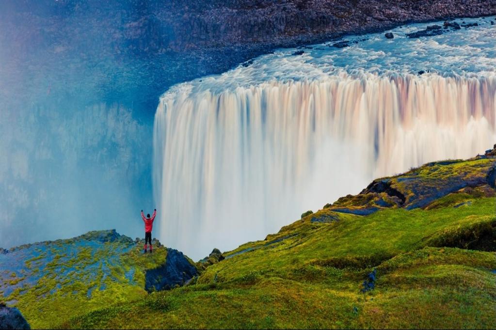 Continuing your trip you will stop in Vesturdalur, in-between Ásbyrgi and Dettifoss, to visit the