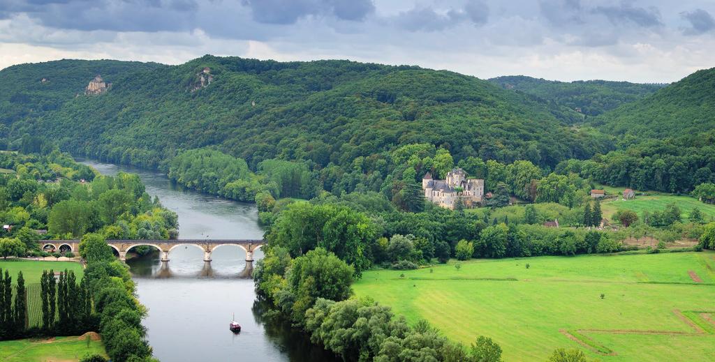 The Landscape La Borie is situated on the border between the Dordogne and Lot regions of South-West France.