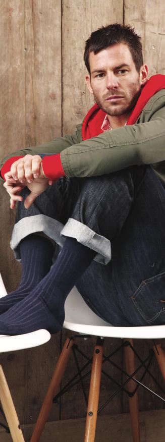 Za elegantan, samopouzdan i uvijek udoban korak! Muške čarape GS namjenjene angažiranim i poslovnim muškarcima sa stilom, izrađene od prirodnih materijala koji su blagi prema koži (češljani pamuk ).