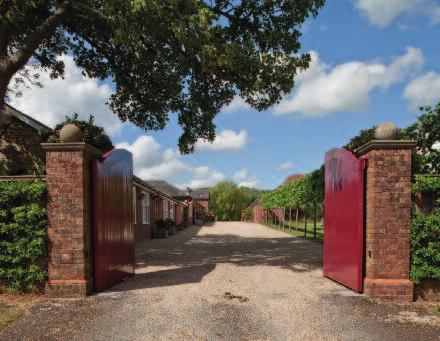 Armsworth Hill Farm Armsworth Hill is approached over a long private drive over its own land, through impressive entrance gates under a charming arched entrance leading to a gravelled forecourt.