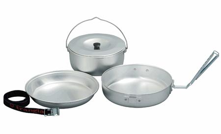 Materials: Aluminium Weight: 645gm 61501 CAMPING SET 24 This camping set includes a 2.5 litre billy with bail, 1.