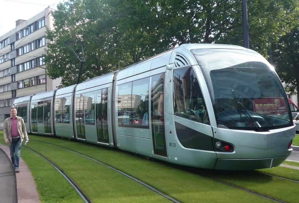 Trams to Lytham Outline Report PUBLIC VERSION January 2019 About SINTROPHER In 2014, a feasibility study was commissioned by Lancashire County Council as an extension of the SINTROPHER (Sustainable