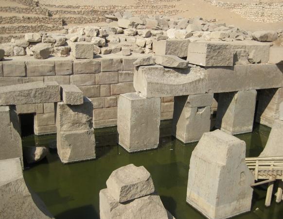 Day 08, Tue, Dec 18 th : West Bank / Valley of Kings / Habu / Hatshipsuite: We ll visit the Necropolis of Thebes along the west bank of the Nile.