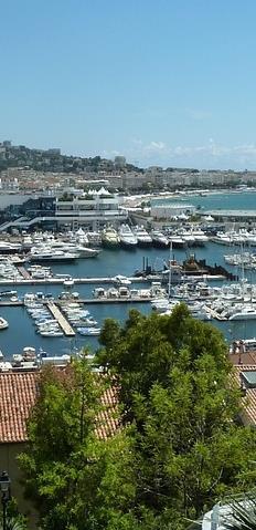 FOOD & BEVERAGE Cannes boasts a significant number of restaurants and cafes, mainly devoted to its dynamic tourism industry.