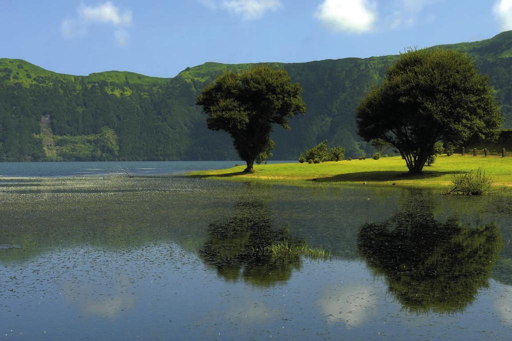 Azores Itinerary Family Holiday (A) Itinerary: 8 days / 7 nights The Azores is the perfect destination for a family holiday.