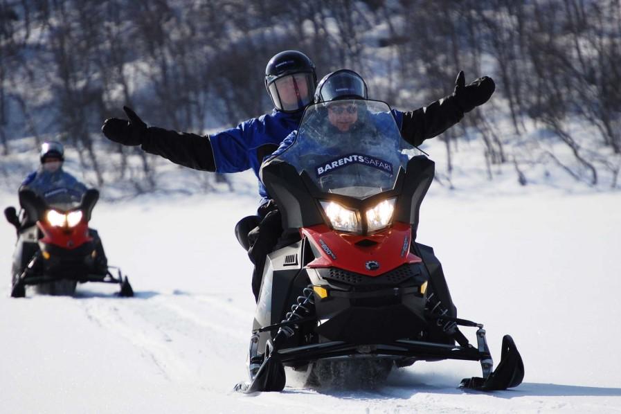 Driving tour by snowmobile (2 person per snowmobile). During the trip we will have several stops to be able to watch the northern lights.