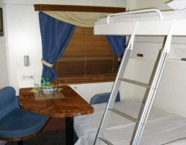 Gold cabins have a private toilet, wash basin and a spacious shower cabin en suite.