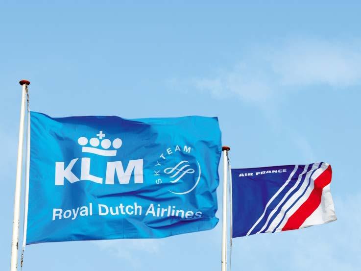 1. KLM in Key-Figures 176 aircraft (7 types) 162 Hub destinations (132 by KLM) 257k Hub movements (208k by KLM) KLM-Passage (jan12) Network van/naar AMS (S12) KLM-2011 25 mln pax & bags 550 kton