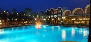 Oasis Hotel* Just a stone's throw from the Pyramids, the Oasis Hotel is a classic Egyptian hotel with beautiful expansive gardens.