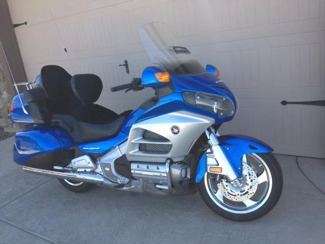 com H# 520-529-7461 C# 312-504-5197 2010 Honda Gold Wing 1800 with a Roadsmith HT 1800 trike conversion.