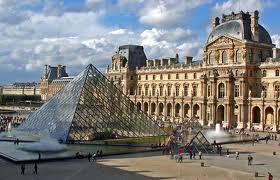After breakfast, we will be transferred to Ile de la Cité, where we will visit the magnificent cathedral, Notre-Dame-de-Paris.