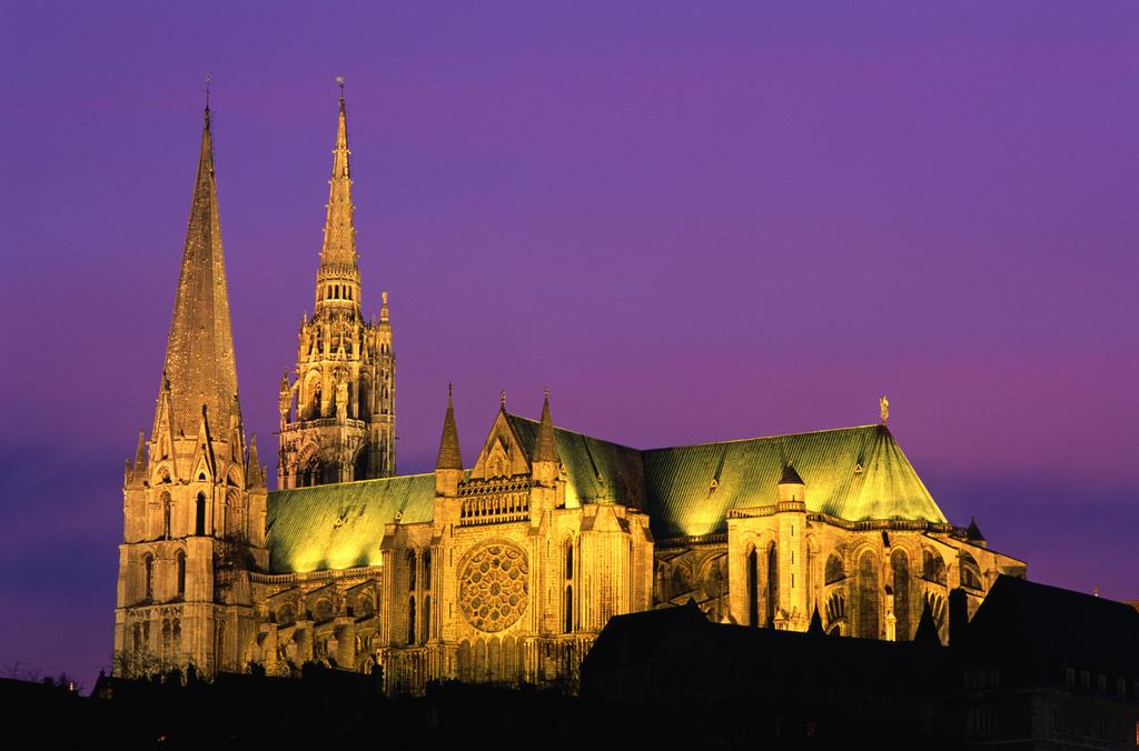 At Chartres, we will visit Chartres Cathedral, the jewel in the crown of medieval churches in Europe and a testimony in stone to the religious fervor of the Middle Ages.