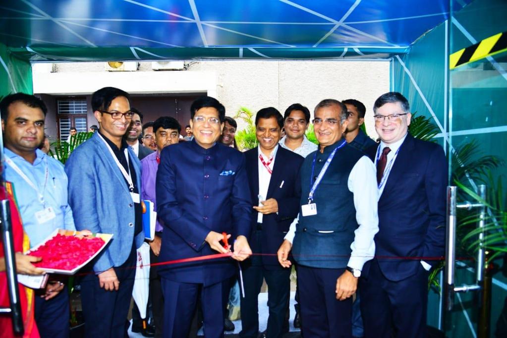 (L-R) Mr Piyush Goyal, Minister of Railways, Coal, Finance and Corporate Affairs, Government of India, Mr Rashesh Shah, President, FICCI and Chairman and Chief Executive Officer, Edelweiss Group and