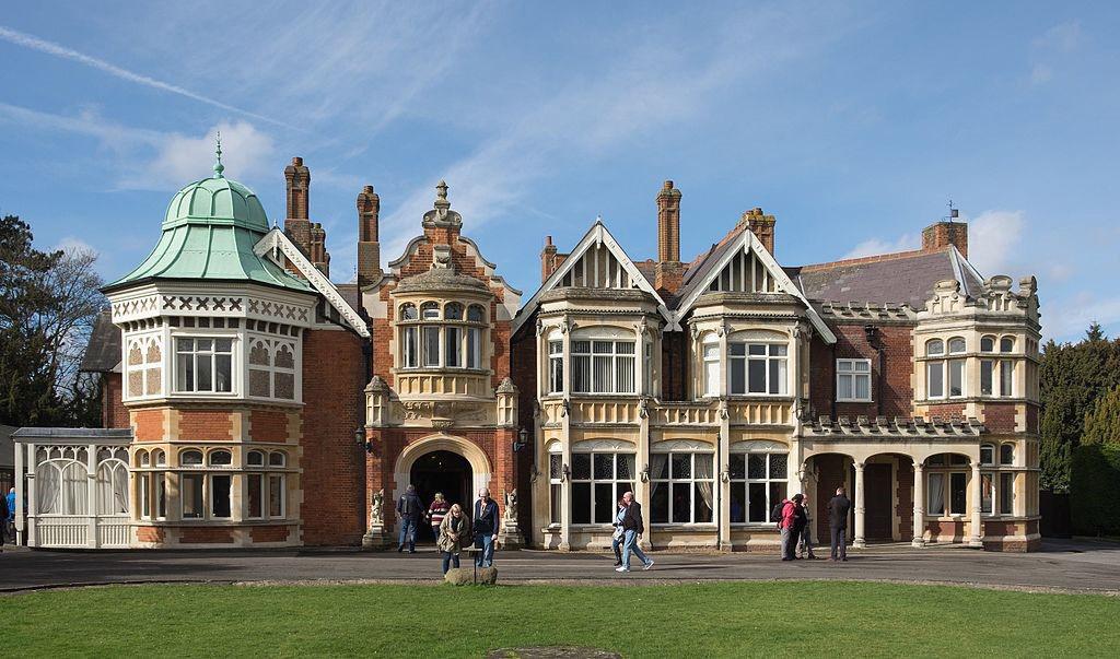 DAY 5 Friday, August 30 Delicious morning breakfast in Reading Guided walking tour of Turville in Buckinghamshire THE VICAR OF DIBLEY VILLAGE Visit to Bletchley Park HOME OF THE WWII CODEBREAKERS AS