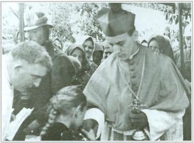 BlAŽENI ALOJZUE STEPINAC -9 (2002l 1 2 ćen nadbiskup Stepinac, te je bio pušten iz zatvora dan nakon susreta Tita sa zagrebačkim pomoćnim biskupima i kanonicima u Zagrebu, 2.