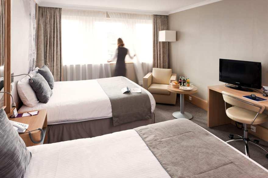Guest rooms The hotel has 201 spacious, luminous, quiet rooms, distributed over 7 floors.
