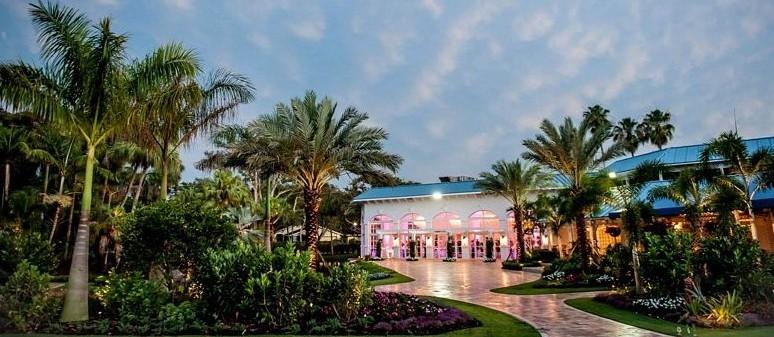 There is a brand new casino and bar, pickle ball and tennis, enclosed pool and several meeting areas for friends to gather while listening to music or just relaxing.