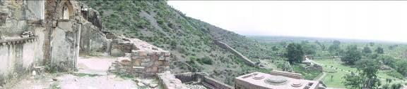 Interestingly, Bhangarh has known fewer tourists as it is nestled deep into the forest, mountainous area, off the tracks of any of the main city routes.