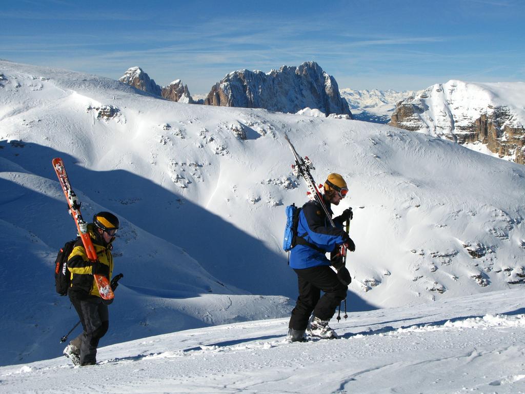 Hosted skiing and guiding Your trip to Casa Alfredino is your chance to escape the pressures of daily life and we want to help make sure you get to explore the best terrain, eat at the best stops and