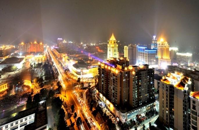 GUZHEN TOWN THE WORLD-FAMOUS CHINA S LIGHTING CAPITAL The host city, Guzhen town dubbed as China