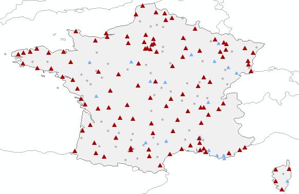 Airport System in France Case Study Analysis Paris Density of the airport network: 470 airports, Low to medium ratio of population over number of airports (i.e. 128,000), Lyon Airport runway capabilities: 61% with paved runways, 30% with a runway longer than 5,000 ft.
