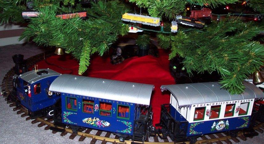 Holiday Traditions Photos & Article by J.T. Thorpe Most of us who do model railroading have some sort of holiday tradition with regard to displaying trains.