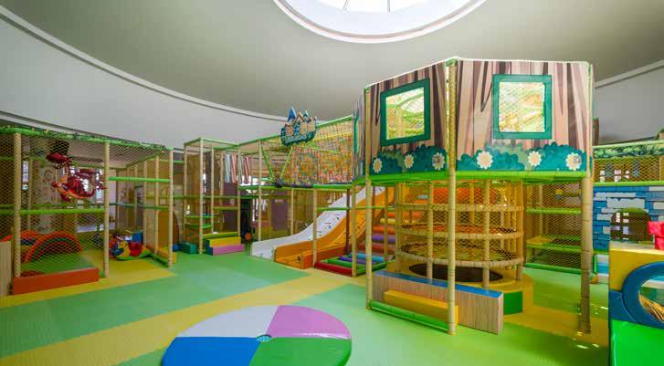 MOPPET KIDS CLUB At Moppet Kids Club, with a children s swimming pool, kids aquapark, activity play area, and experienced mini club animators your children will enjoy entertaining sports activities,